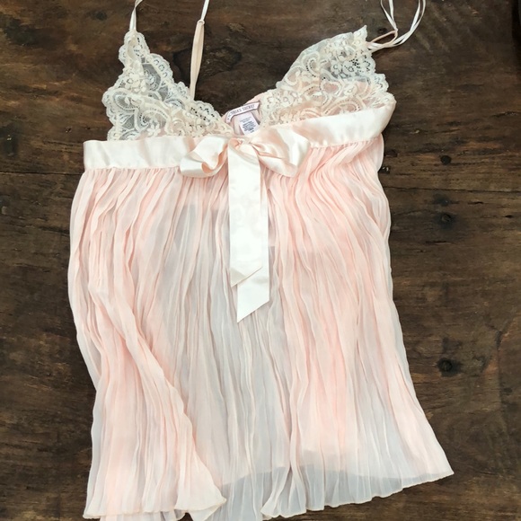 Victoria’s Secret Very Sexy Pleated Baby Doll - Picture 9 of 11